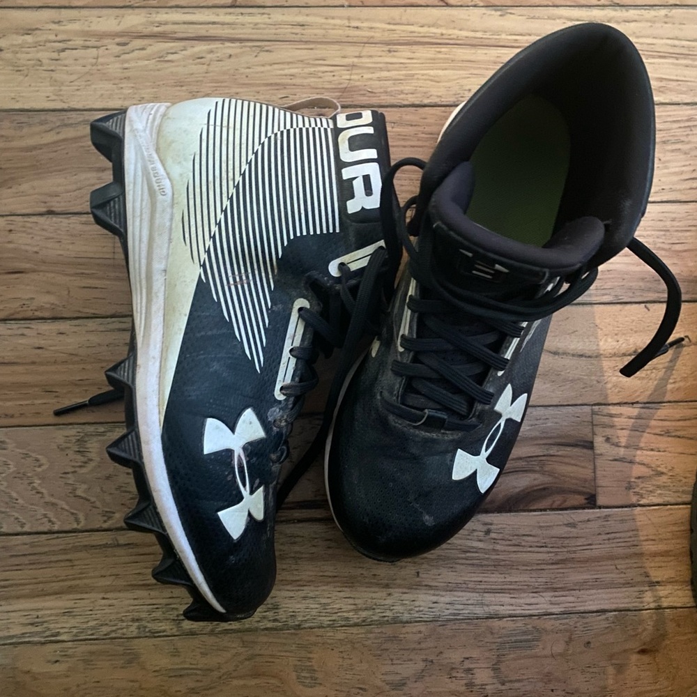 Under Armor Boys Youth Cleats